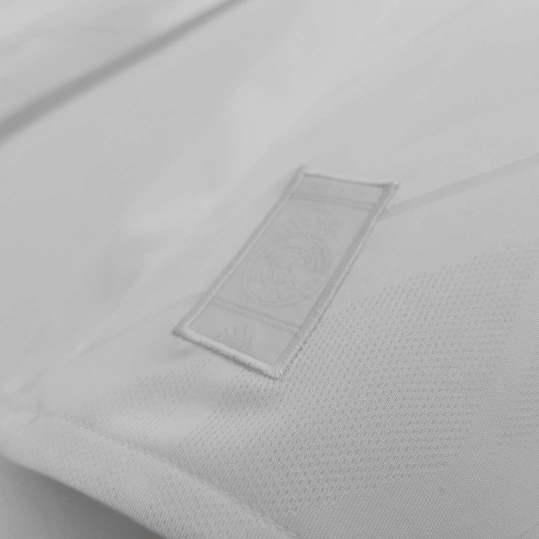 Real Madrid Home Jersey Retro 2017/18 - Long Sleeve