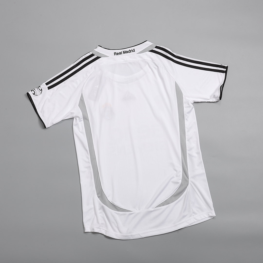 Real Madrid SERGIO RAMOS #4 Home Soccer Jersey Retro 2006/07